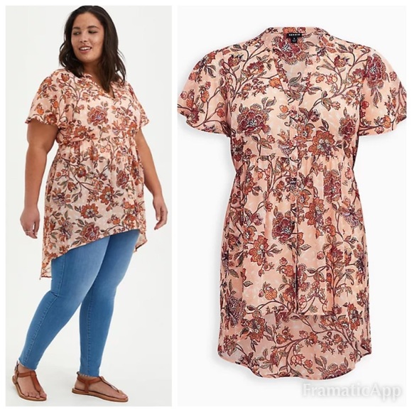 torrid Tops - NWT TORRID Lexie Chiffon Babydoll Floral Hi Lo Top
